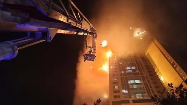 消防知識(shí) 丨 全樓在燃燒！33層建筑深夜起火，高層火災(zāi)到底該如何逃生？